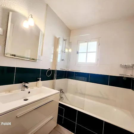 Apartment Proche Mer A Saint-raphael Yourhostehelper