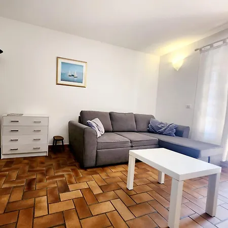 Proche Mer A Saint-raphael Yourhostehelper * Saint-Raphael (Var)